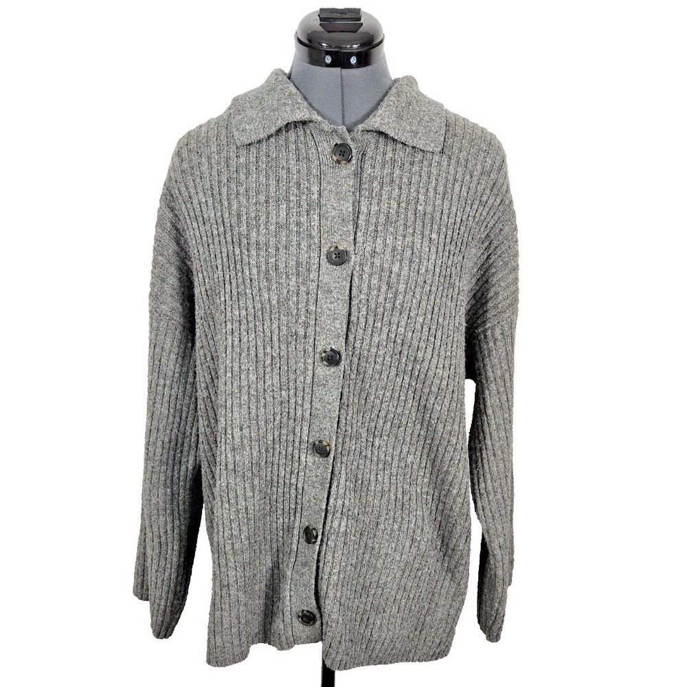 American Eagle Gray Button Front Ribbed Knit Cardigan‎